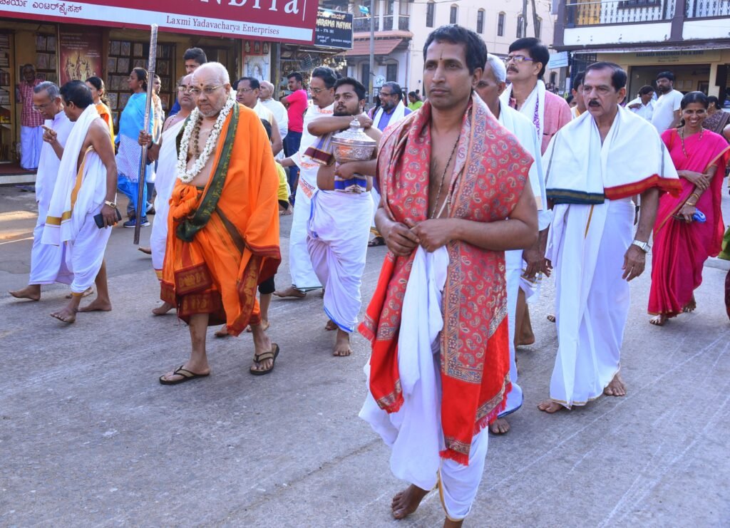 Felicitation of Edaneeru Mutt Swamiji